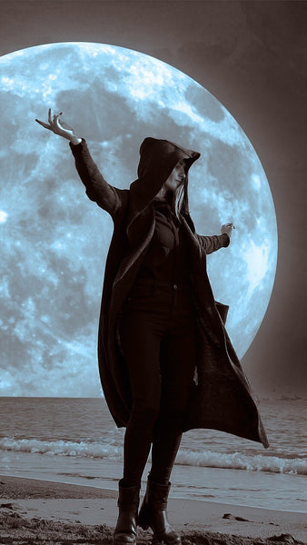 Honoring Hekate: A Guide to the Full Moon Ritual