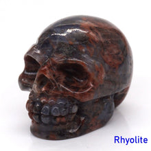 Lade das Bild in den Galerie-Viewer, 1.5&quot; Skull Statue Natural Stones Healing Crystals - We Love Spells
