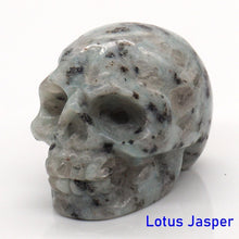Afbeelding in Gallery-weergave laden, 1.5&quot; Skull Statue Natural Stones Healing Crystals - We Love Spells
